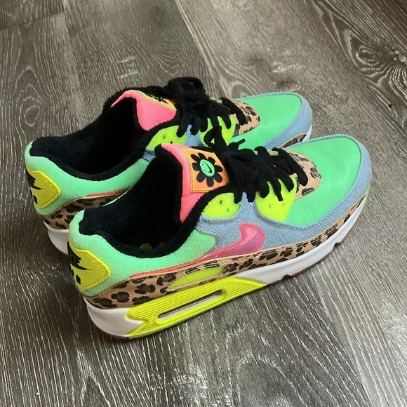 Nike - Picture 16 of 17